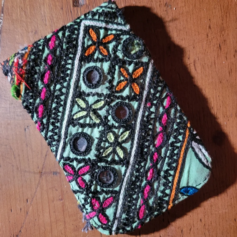 🪬🍄 Free People Boho Embroidered Repurposed vtg banjara hippie Wallet card case